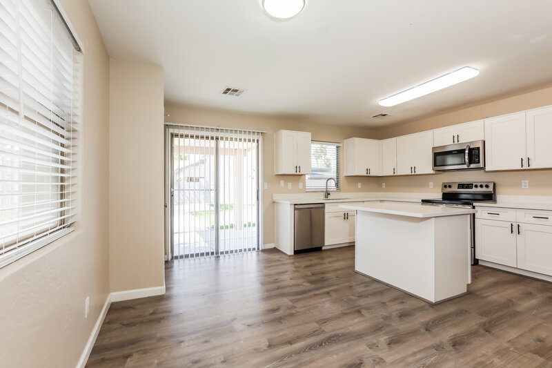 2,125/Mo, 1924 E Connemara Dr San Tan Valley, AZ 85140 Dining Room View