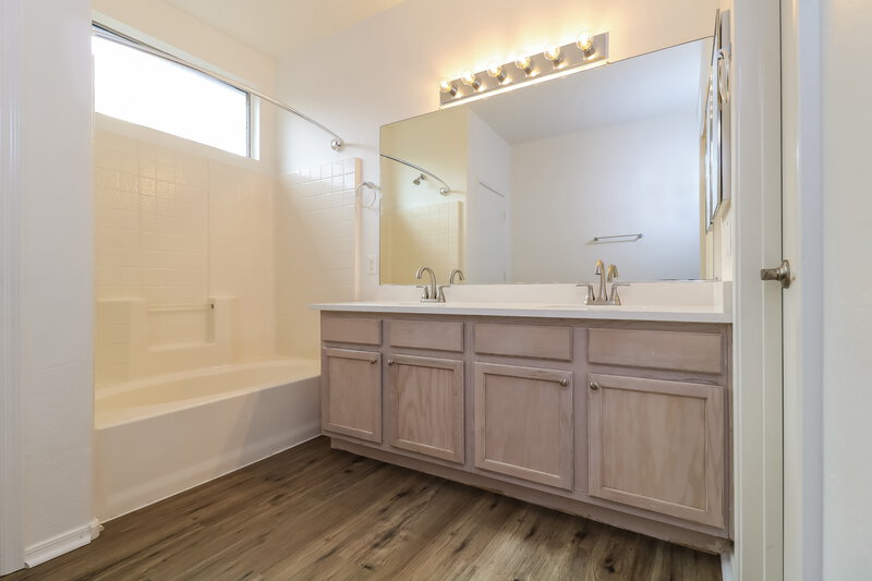 2,135/Mo, 14911 W Banff Ln Surprise, AZ 85379 Main Bathroom View