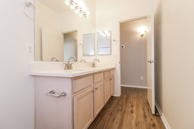 2,135/Mo, 14911 W Banff Ln Surprise, AZ 85379 Bathroom View