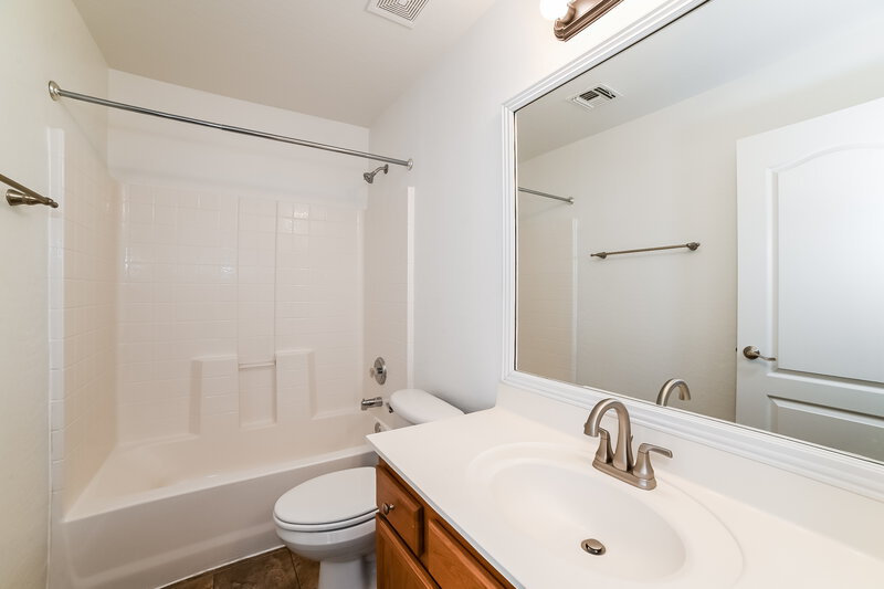 2,090/Mo, 3510 W Thurman Dr Laveen, AZ 85339 Bathroom View