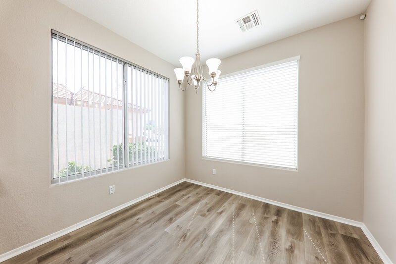 2,095/Mo, 20972 N 84th Ln Peoria, AZ 85382 Dining Room View