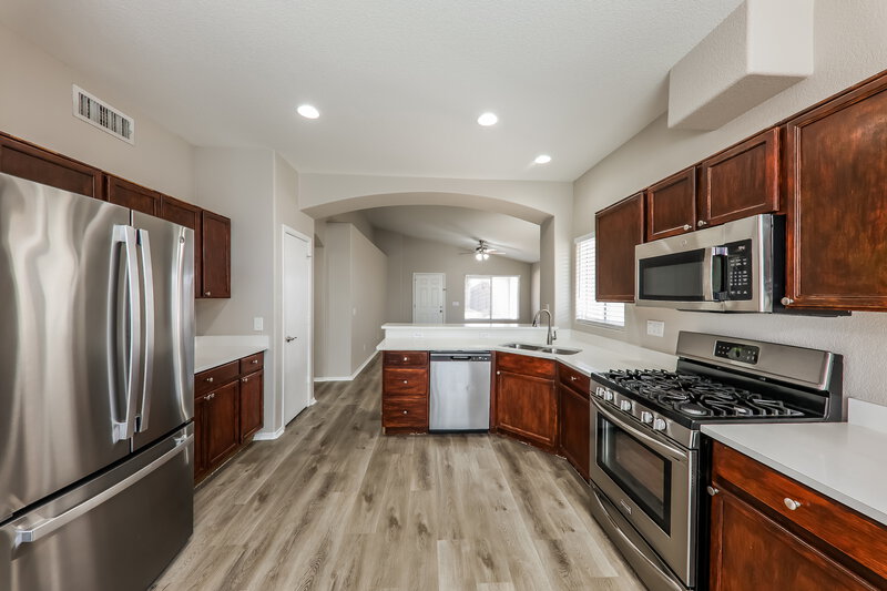 2,095/Mo, 20972 N 84th Ln Peoria, AZ 85382 Kitchen View 2