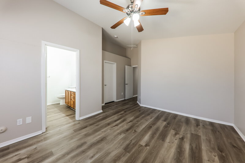 2,095/Mo, 20972 N 84th Ln Peoria, AZ 85382 Main Bedroom View 2