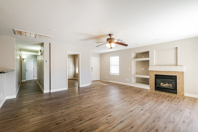 2,160/Mo, 2029 W Allens Peak Dr Queen Creek, AZ 85142 Living Room View 3