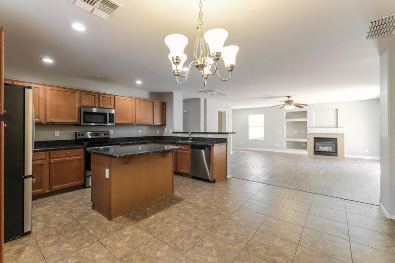 2,160/Mo, 2029 W Allens Peak Dr Queen Creek, AZ 85142 Dining Room View