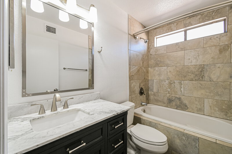 2,185/Mo, 3538 S Calderon Cir Mesa, AZ 85212 Bathroom View