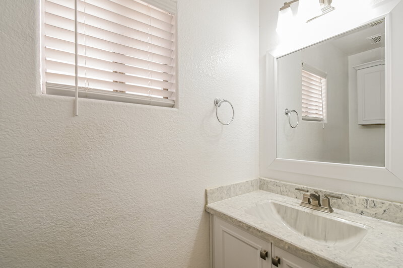 2,185/Mo, 3538 S Calderon Cir Mesa, AZ 85212 Bathroom View 2