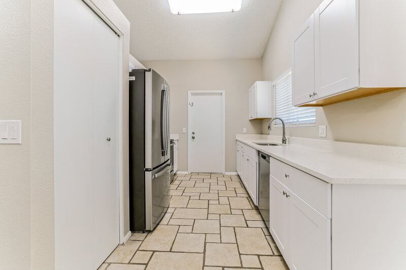 2,465/Mo, 646 E Gila Ln Chandler, AZ 85225 Kitchen View