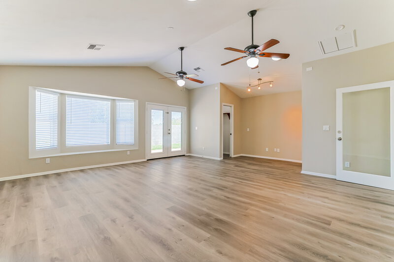 2,465/Mo, 646 E Gila Ln Chandler, AZ 85225 Family Room View