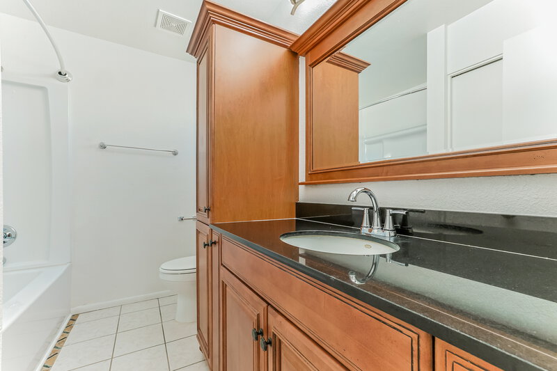 2,465/Mo, 646 E Gila Ln Chandler, AZ 85225 Main Bathroom View