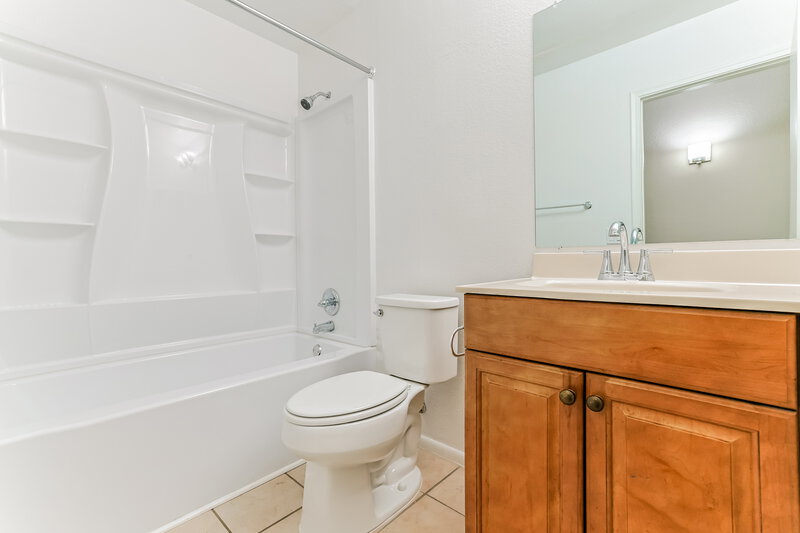 2,465/Mo, 646 E Gila Ln Chandler, AZ 85225 Bathroom View