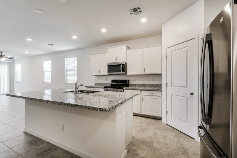 2,330/Mo, 25274 N 144th Lane Sun City West, AZ 85387 Kitchen View