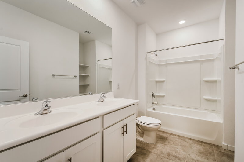 2,330/Mo, 25274 N 144th Lane Sun City West, AZ 85387 Bathroom View
