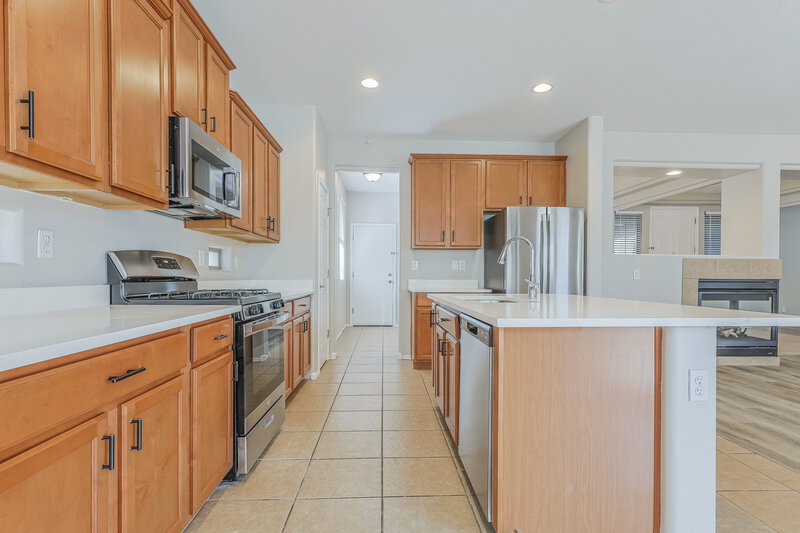 2,220/Mo, 20189 S 198th St Queen Creek, AZ 85142 Kitchen View