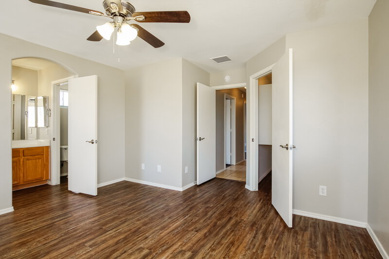 2,030/Mo, 3326 W Shumway Farm Rd Phoenix, AZ 85041 Main Bedroom View 2