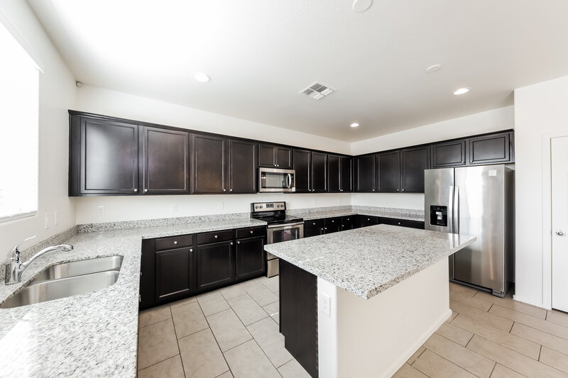 3,480/Mo, 9147 N 98th Ave Peoria, AZ 85345 Kitchen View