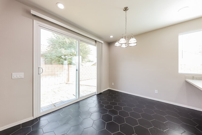 2,210/Mo, 9451 W Ross Ave Peoria, AZ 85382 Dining Room View