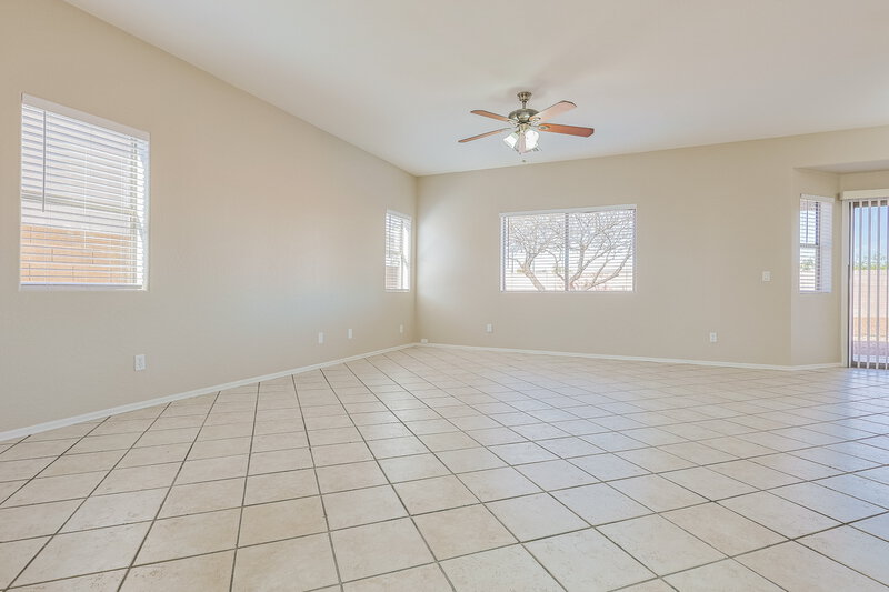 2,195/Mo, 3418 N 126th Ln Avondale, AZ 85392 Living Room View