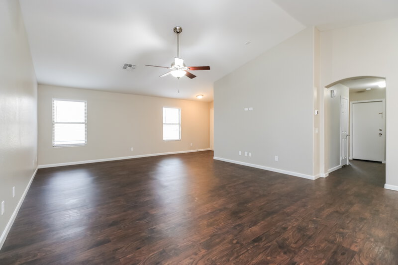 2,045/Mo, 11902 W Maui Ln El Mirage, AZ 85335 Living Room View