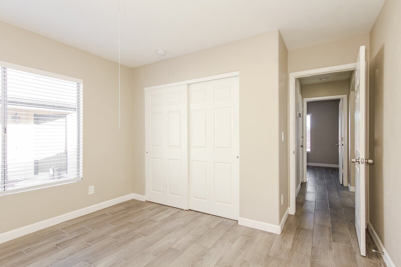 2,000/Mo, 10856 W Ruth Ave Peoria, AZ 85345 Bedroom View 3