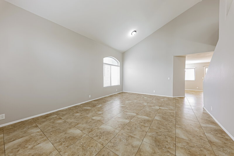 2,610/Mo, 17847 N 13th St Phoenix, AZ 85022 Living Room View