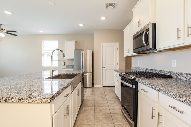 2,035/Mo, 19912 W Badgett Lane Litchfield Park, AZ 85340 Kitchen View