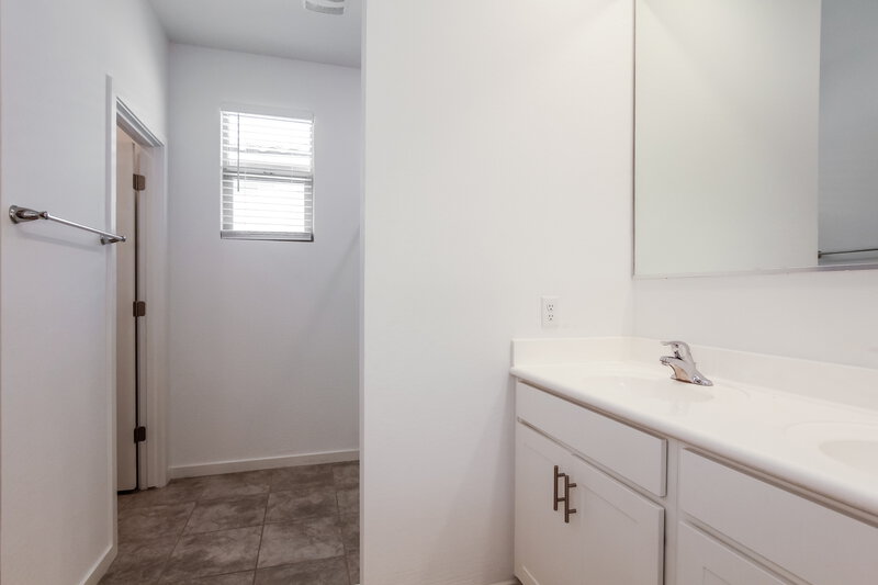 2,035/Mo, 19912 W Badgett Lane Litchfield Park, AZ 85340 Main Bathroom View