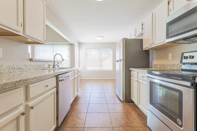 2,045/Mo, 5915 E Norwood St Mesa, AZ 85215 Kitchen View