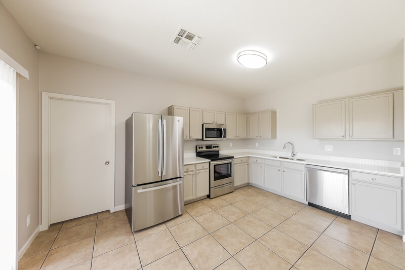 2,045/Mo, 16492 N Lasso Dr Surprise, AZ 85374 Kitchen View