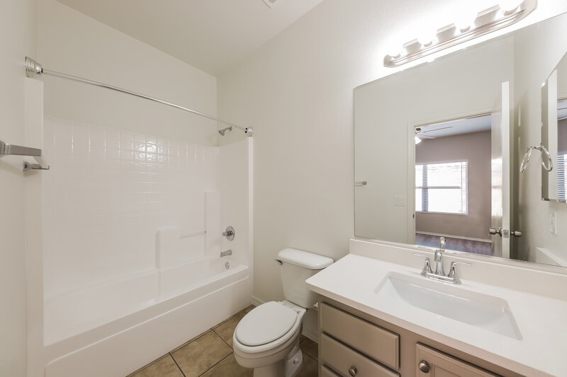 2,045/Mo, 16492 N Lasso Dr Surprise, AZ 85374 Main Bathroom View