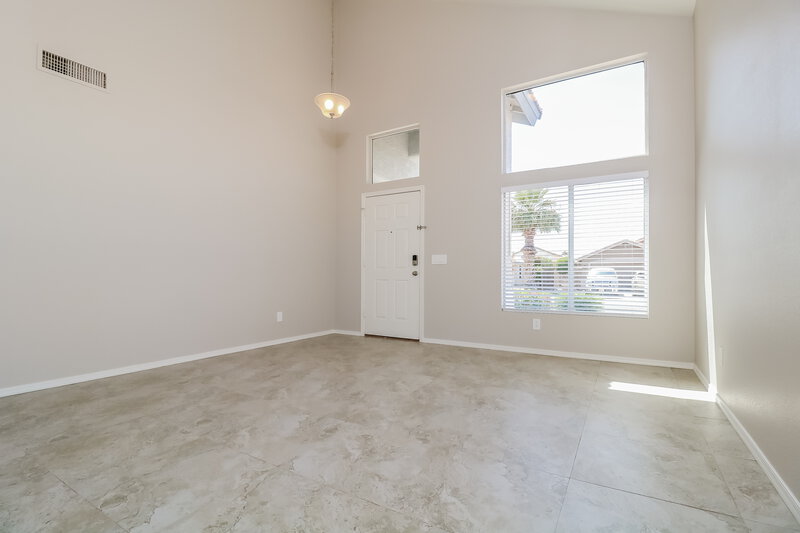 2,245/Mo, 8630 W Echo Ln Peoria, AZ 85345 Living Room View