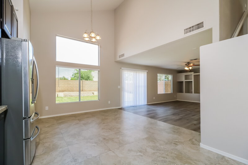 2,245/Mo, 8630 W Echo Ln Peoria, AZ 85345 Dining Room View
