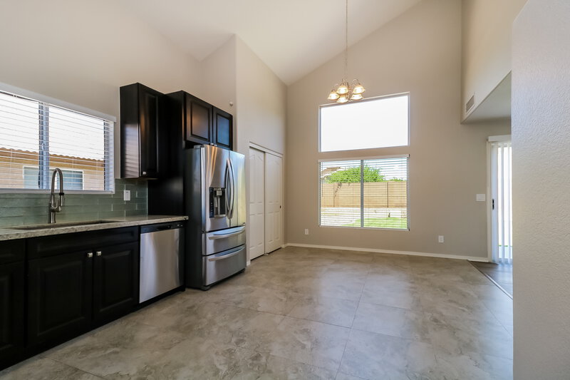 2,245/Mo, 8630 W Echo Ln Peoria, AZ 85345 Kitchen View