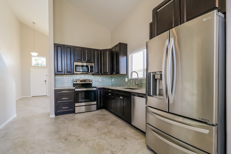 2,245/Mo, 8630 W Echo Ln Peoria, AZ 85345 Kitchen View 2