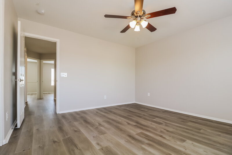 2,245/Mo, 8630 W Echo Ln Peoria, AZ 85345 Main Bedroom View 2