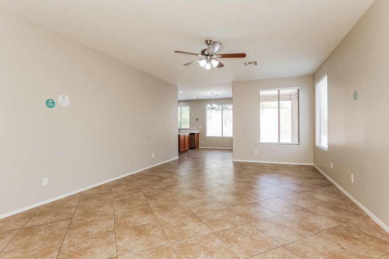 2,280/Mo, 9450 W Ross Ave Peoria, AZ 85382 Living Room View 2