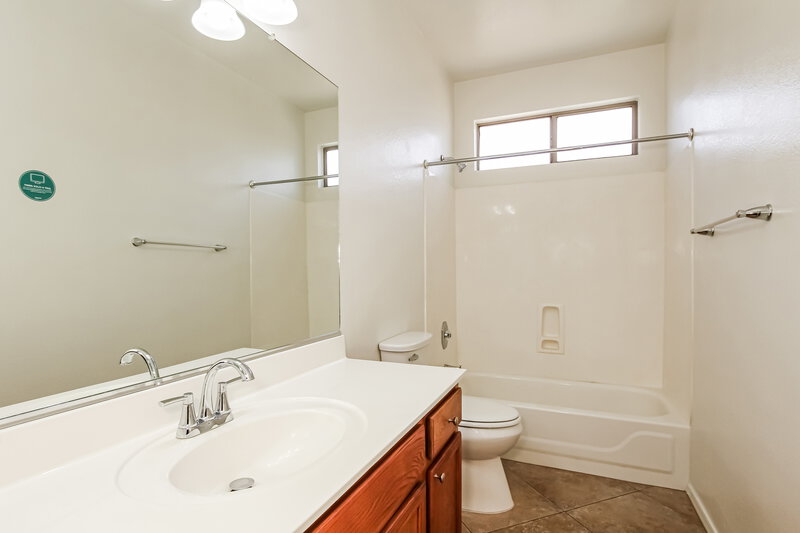 2,280/Mo, 9450 W Ross Ave Peoria, AZ 85382 Bathroom View 2