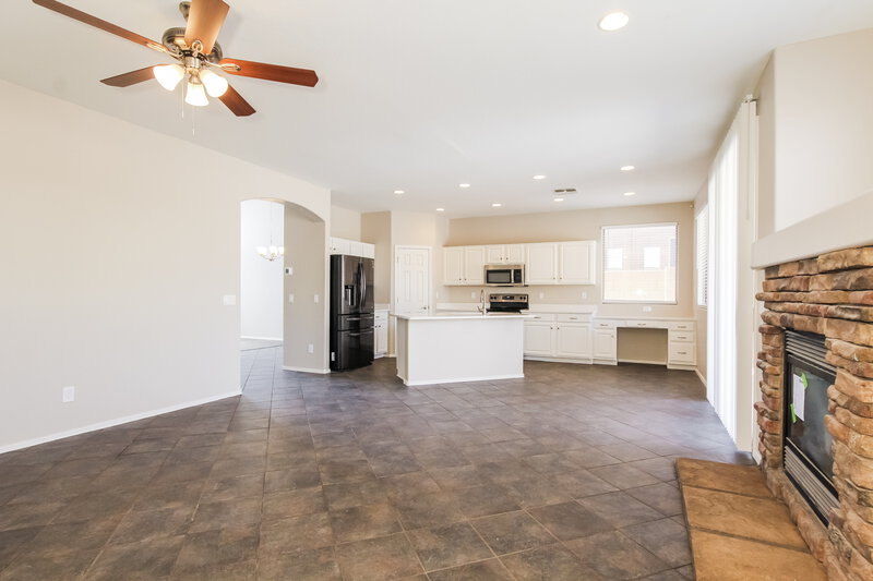 2,265/Mo, 12742 W Charter Oak Rd El Mirage, AZ 85335 Misc View 3