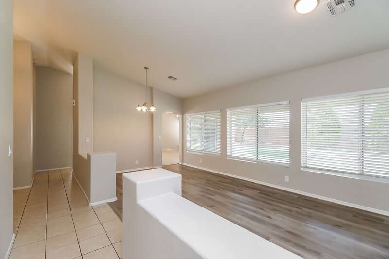 2,465/Mo, 3329 E Wahalla Ln Phoenix, AZ 85050 Foyer View