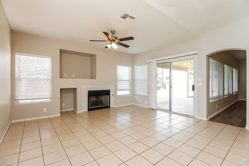 2,465/Mo, 3329 E Wahalla Ln Phoenix, AZ 85050 Living Room View