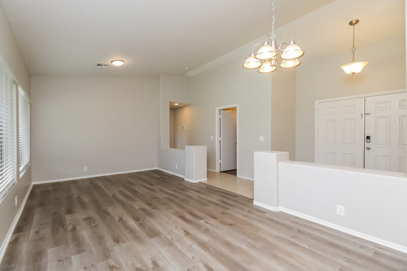 2,465/Mo, 3329 E Wahalla Ln Phoenix, AZ 85050 Dining Room View