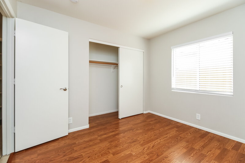 2,465/Mo, 3329 E Wahalla Ln Phoenix, AZ 85050 Bedroom View