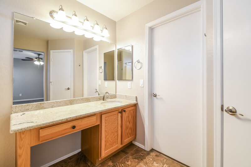 1,950/Mo, 3731 S Conestoga Rd Apache Junction, AZ 85119 Main Bathroom View