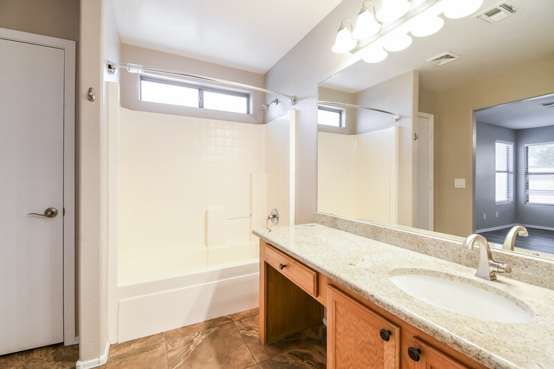 1,950/Mo, 3731 S Conestoga Rd Apache Junction, AZ 85119 Bathroom View