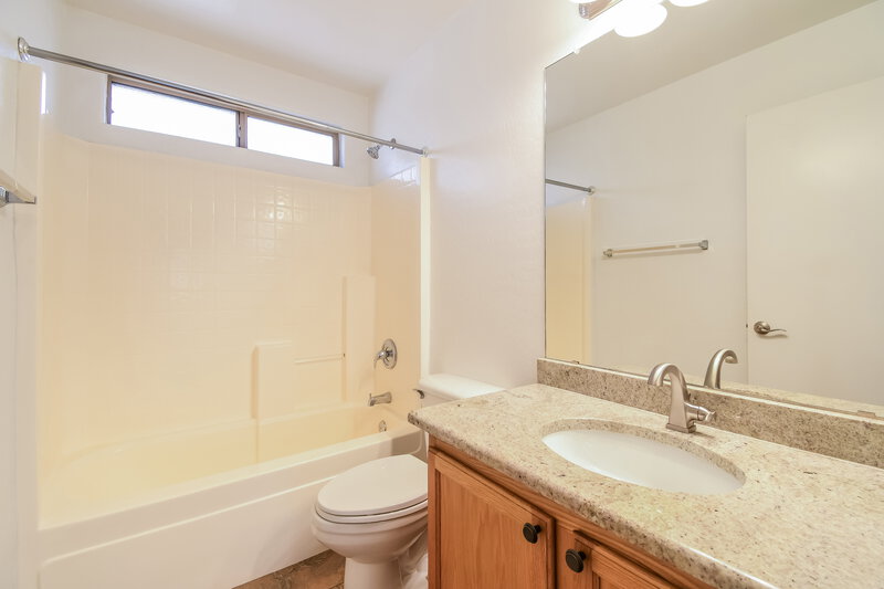1,950/Mo, 3731 S Conestoga Rd Apache Junction, AZ 85119 Bathroom View 2