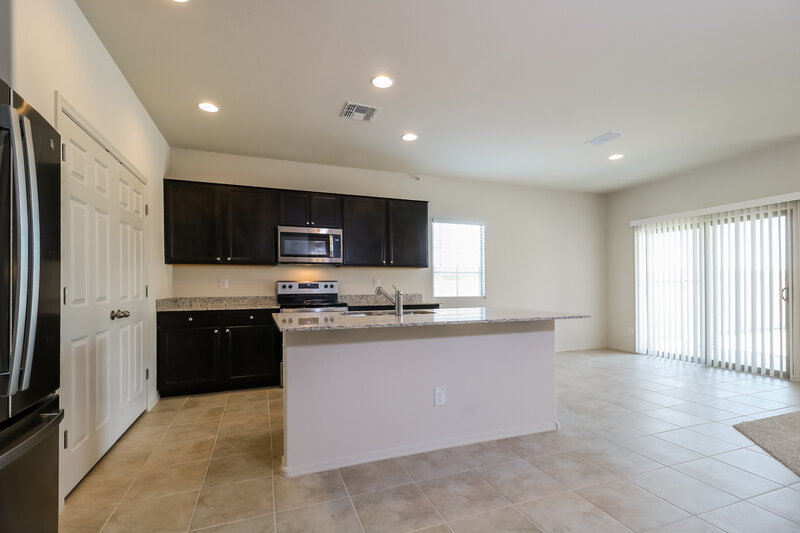 2,210/Mo, 5016 S 109th Dr Tolleson, AZ 85353 Kitchen View 2