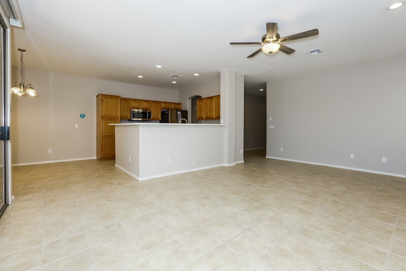 2,450/Mo, 3407 E Meadowview Ct Gilbert, AZ 85298 Living Room View 3