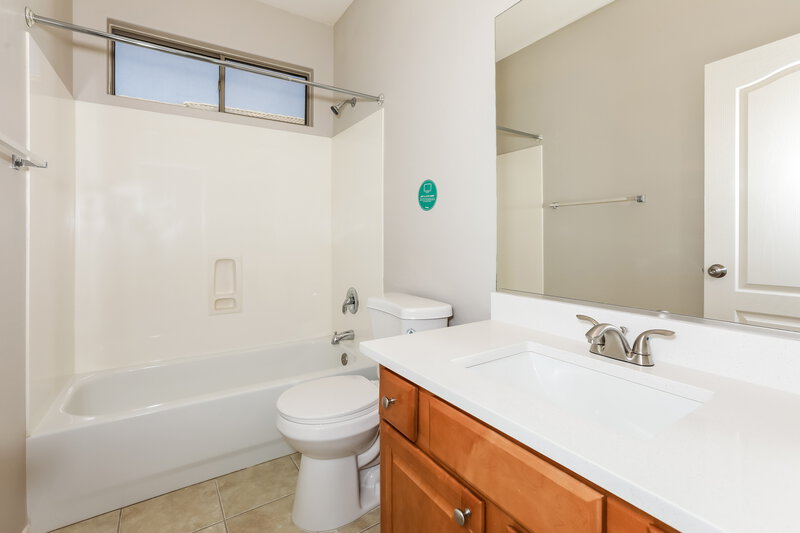 2,450/Mo, 3407 E Meadowview Ct Gilbert, AZ 85298 Bathroom View