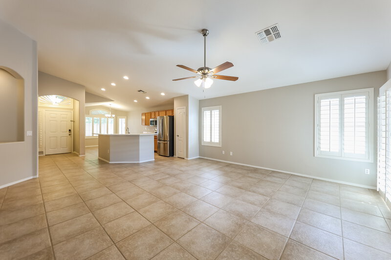 2,320/Mo, 20909 N 84th Dr Peoria, AZ 85382 Living Room View 2