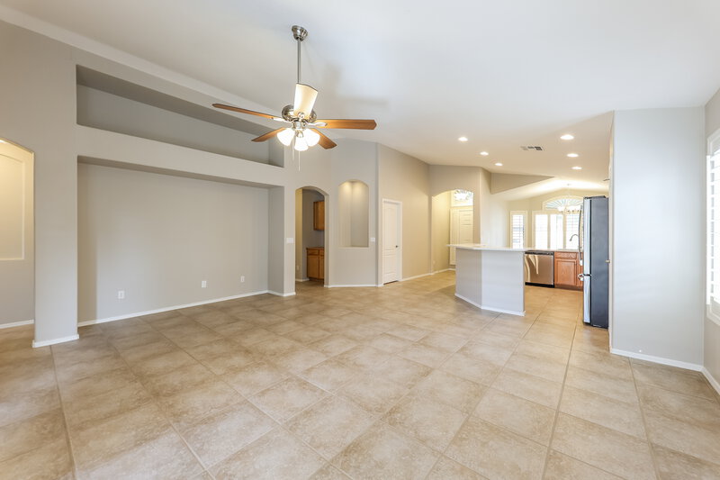2,320/Mo, 20909 N 84th Dr Peoria, AZ 85382 Living Room View 3